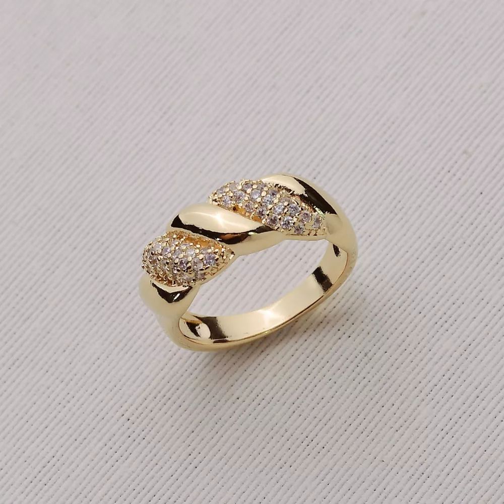 Anel Dourado Cravejado