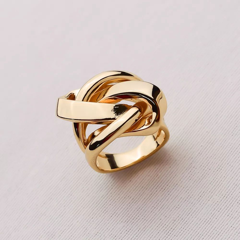 Anel dourado em metal entrelaçado