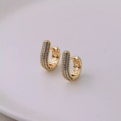 Argola cravejada dourada 21mm