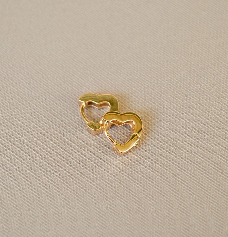 Brinco Argola Dourada Coração em Metal  10mm 