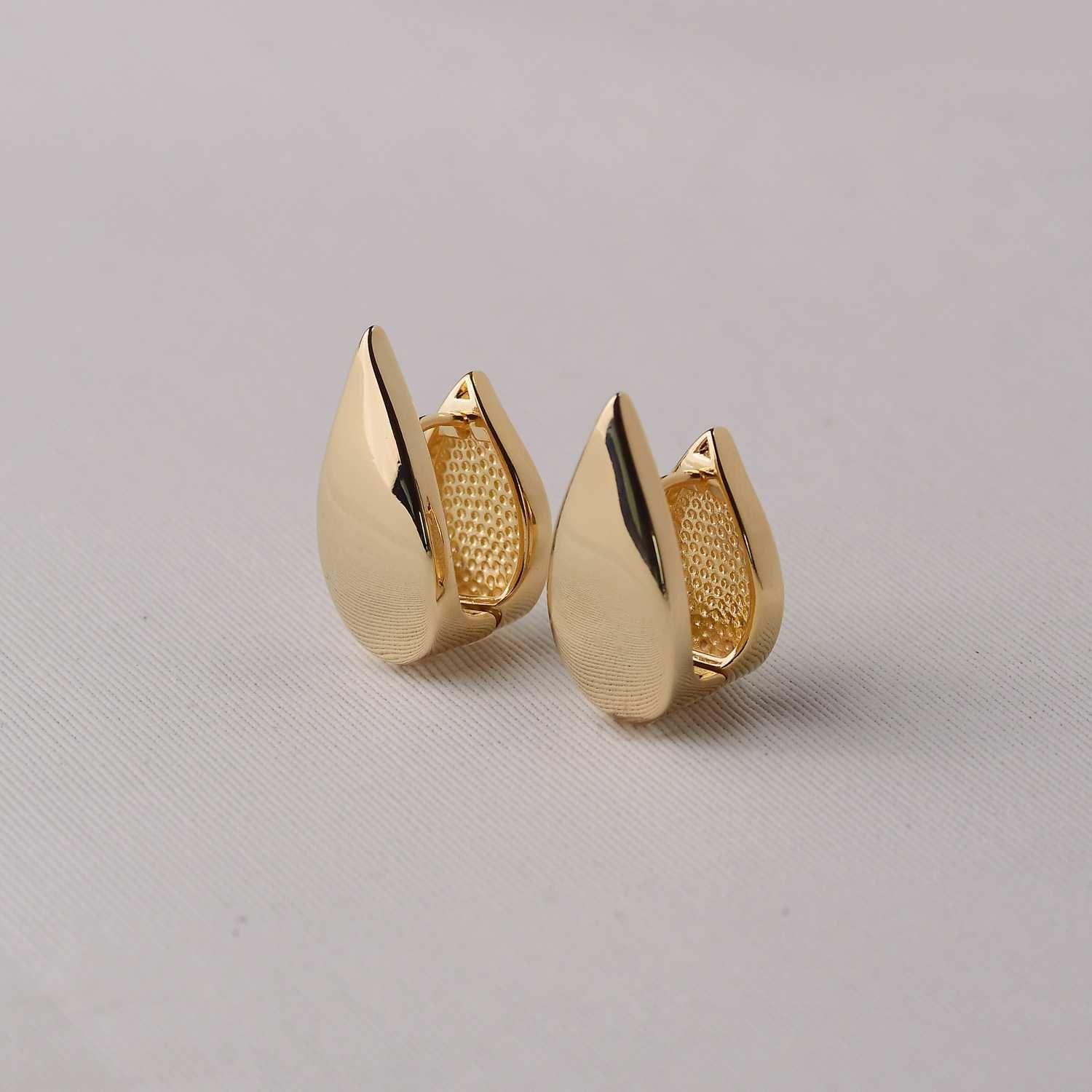 Brinco Dourado 26mm em Metal