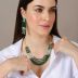 Brinco Dourado com Fusion e Franja em Cristais Naturais Verde