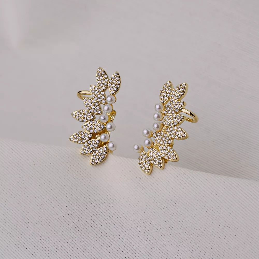 Brinco dourado com pérola Shell