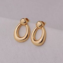Brinco dourado em metal