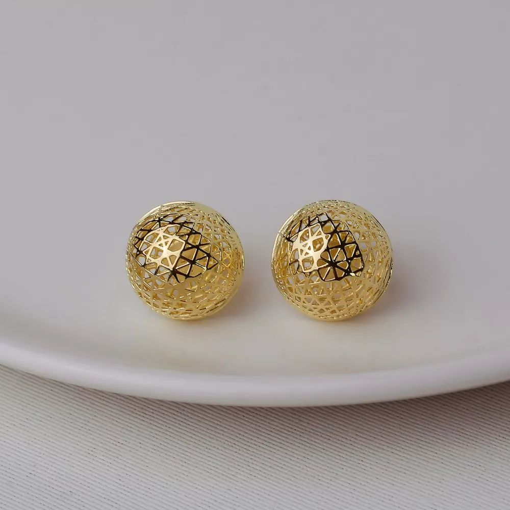 Brinco Dourado Esfera Vazada 