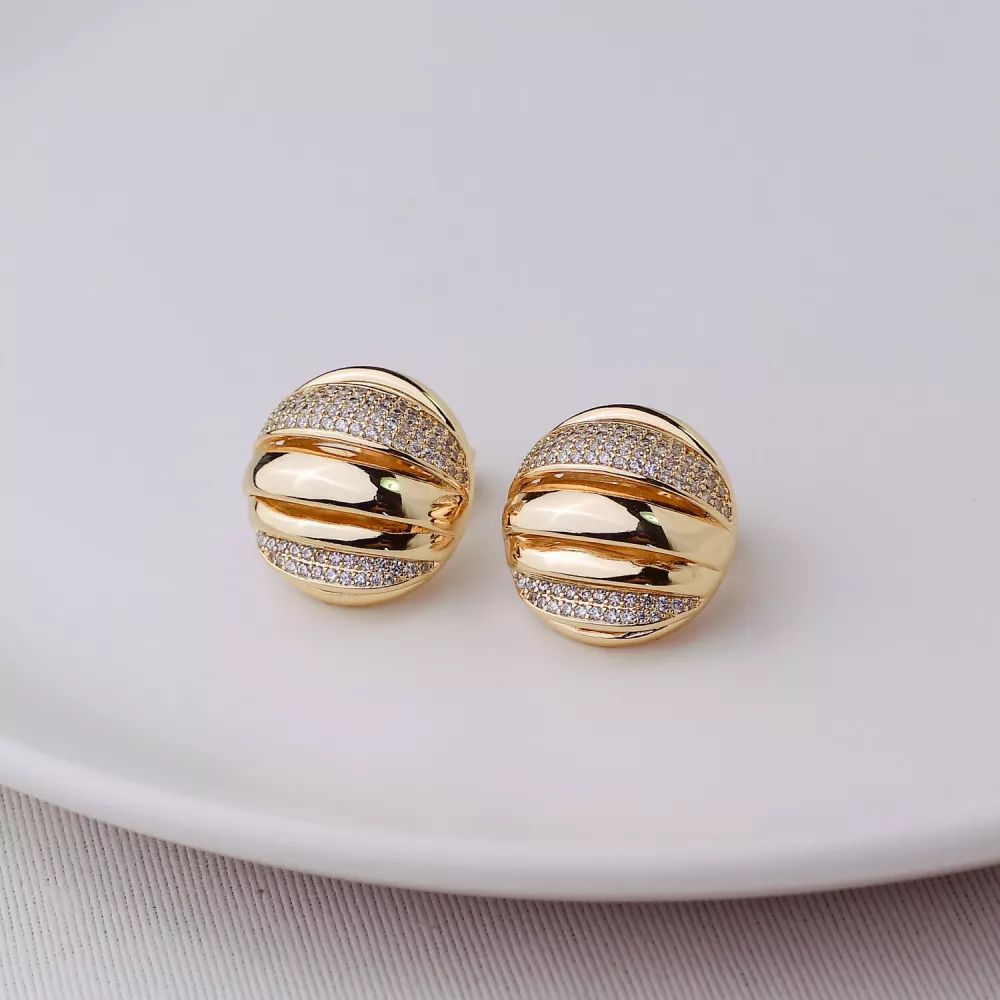 Brinco esfera cravejada dourado