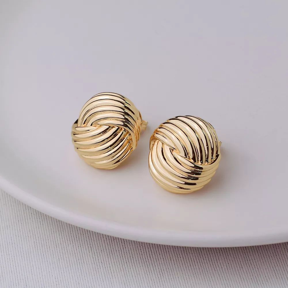 Brinco esfera metal dourado