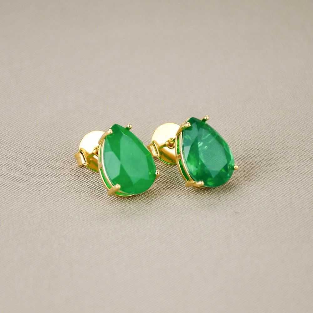 Brinco Dourado Ponto de Luz em Gota Verde 14mm