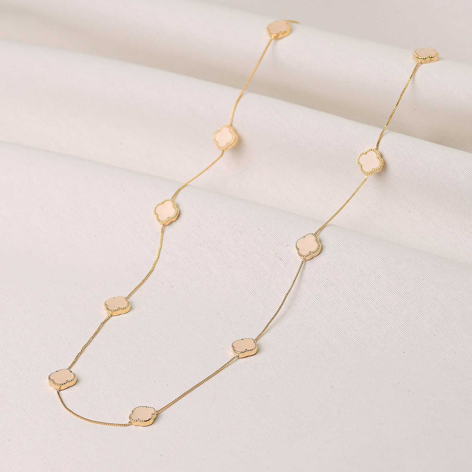 Colar Dourado com Trevos e Madrepérolas 80+10cm