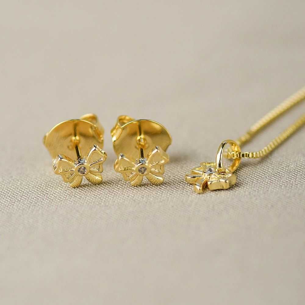 Conjunto Dourado de Brinco e Colar Laço Cravejado com Zircônias 35+4cm