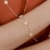 Pulseira Dourado com Trevos e Madrepérolas 17+5cm